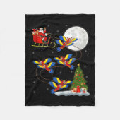 Macaw Parrots Santa Sleigh Flying Funny Magical Ch Fleece Deken (Voorkant)