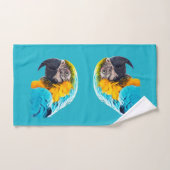 Macaw portrait on a turquoise background bad handdoek (Handdoek)