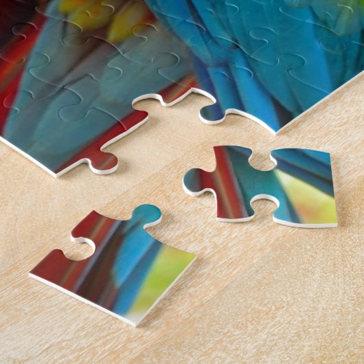 Macaw zittend op vertakking legpuzzel (Zijkant)