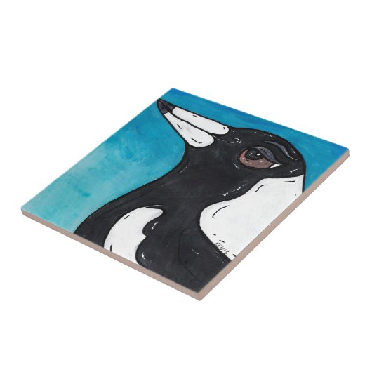 Macca the Magpie Tegeltje (Zijkant)