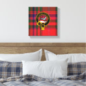 Macdougall Scottish Crest en Tartan Canvas print (Insitu (Slaapkamer))