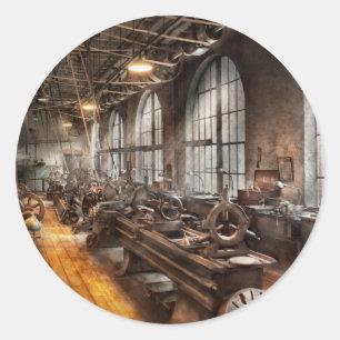 Machinist - Een kamer vol met draaibanken Ronde Sticker