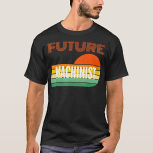 Machinist geeft toekomstige machinist t-shirt