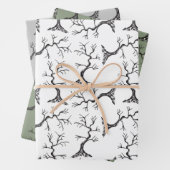 Machtig als de eiken spooky hand-getrokken inpakpapier vel (In situ)