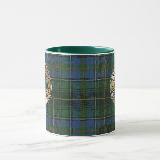 MacInnes Tartan & Badge Mok (Midden)