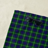 MacIntyre tartan green blue plaid Strandlaken (In situ)