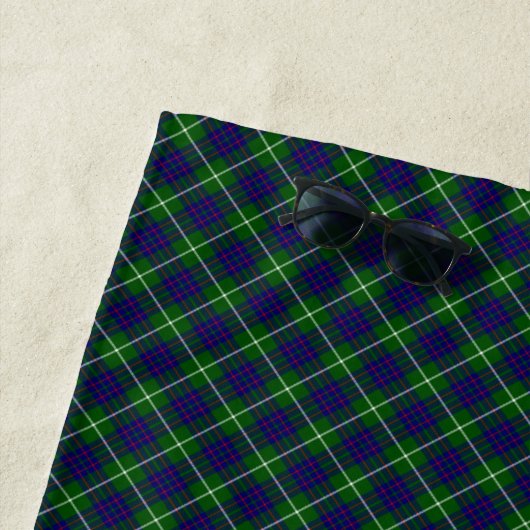 MacIntyre tartan green blue plaid Strandlaken (In situ)