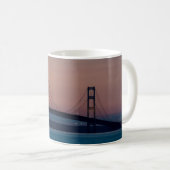 Mackinac Bridge bij Dusk Coffee Mok (Voorkant rechts)