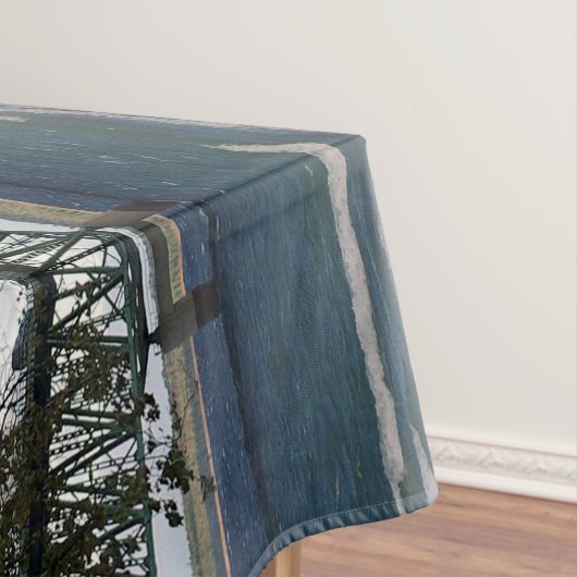 Mackinac Bridge met tafelkleed van bomen (Voorbeeld)