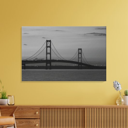 Mackinac Bridge op Dusk Grayscale Canvas Afdruk (Insitu (Woonkamer))