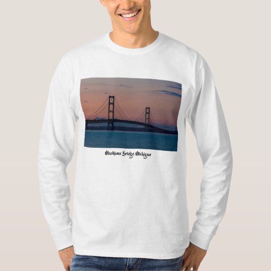 Mackinac-brug in Dusk T-shirt (Voorkant)