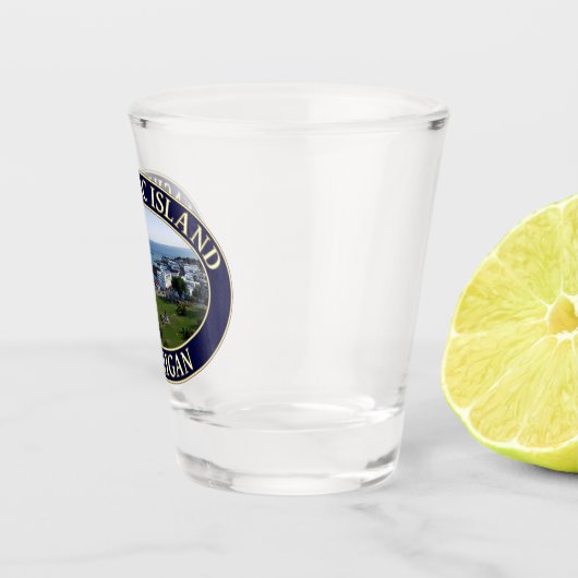 Mackinac Island Harbour & Lake Huron in Michigan Shot Glas (Rechts)