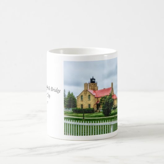 Mackinac Light and Bridge Koffiemok (Center)