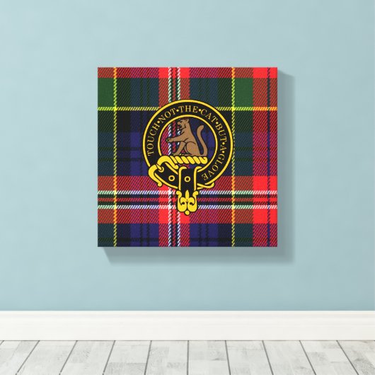 Macpherson Scottish Crest en Tartan Canvas print (Insitu (Houten vloer))