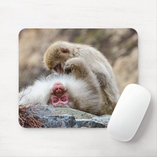 Macque Monkey, Genieten van het goede leven Muismat (Met muis)