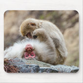 Macque Monkey, Genieten van het goede leven Muismat (Voorkant)