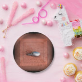 Macrofoto van slak op Terracotta Papieren Bordje (Feest)