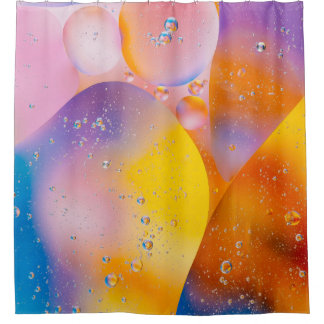 MACROFOTOGRAFIE VAN WATER EN ZONKERE OLIE IN DI DOUCHEGORDIJN