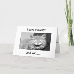 MAD CAT ZEGT GENIET VAN JE VERJAARDAG BOVEN DE HEU KAART