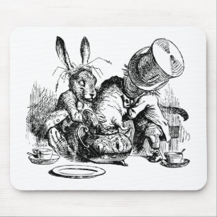 Mad Hatter en March Hare die de Dormouse duwen Muismat