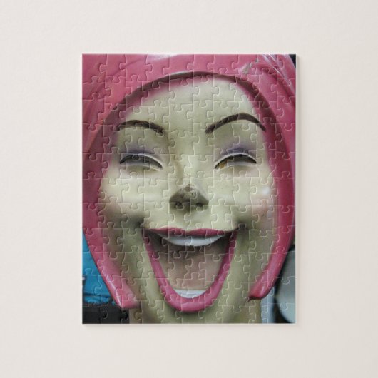 Mad Laughing Mannequin ~ Uncanny Valley Girl Legpuzzel (Verticaal)