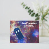 Mad Man with a Box traveling through space Briefkaart (Staand voorkant)