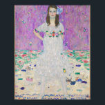 Mada Primavesi van Gustav Klimt Girl in Paars Poster<br><div class="desc">Het beroemde Mada Primavesi-portret van Gustav Klimt. Op dit schilderij is een bruine meid te zien in een  witte jurk met bloemen voor een paarse achtergrond. Geweldige kleuren op dit  kunstwerk van een vrouw.</div>
