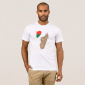 Madagaskar Flag Heart en Map T-Shirt (Voorkant volledig)