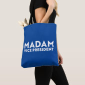 Madam Vice President blauw wit moderne typografie Tote Bag (Dichtbij)