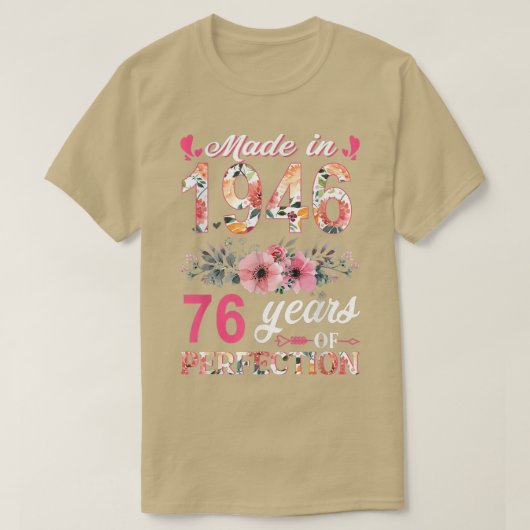 Made in 1946 Floral 76 jaar oud 76th Birthday Gift T-shirt (Design voorkant)