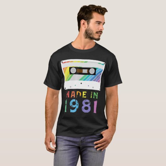 Made in 1981 Funny Retro Neon Gift T-shirt (Voorkant volledig)