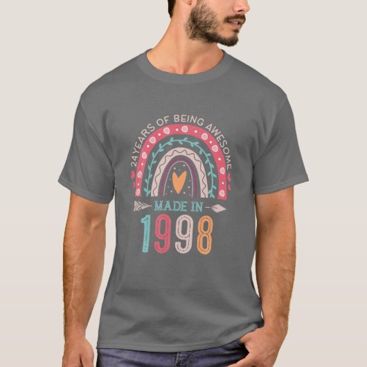 Made in 1998 24 jaar oude regenboog 24e verjaardag t-shirt (Voorkant)