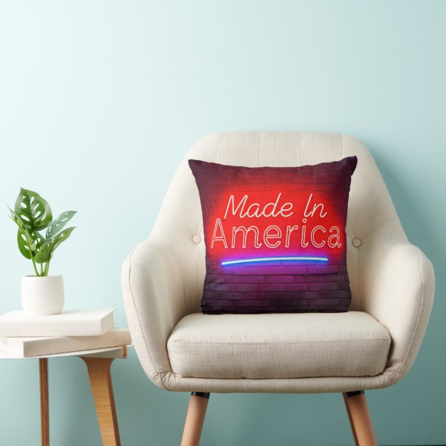 Made In America Neon Bord Op Baksteen Kussen (Stoel)