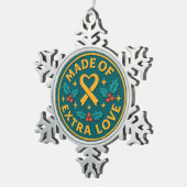 Made of Extra Love Emblem | Inclusive Christmas Tin Sneeuwvlok Ornament (Rechts)