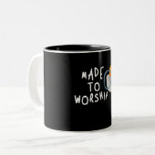 Made to Worship - Inspirerende Christelijke quote Tweekleurige Koffiemok (Voorkant links)
