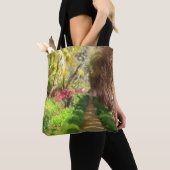 Madeira Island Sidewalk, een Garden Walk. Tote Bag (Dichtbij)