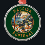 Madeira Portugal retro noodcirkel Metalen Ornament<br><div class="desc">Madeira retro vector reisontwerp. Madeira,  een autonome regio van Portugal,  is een archipel bestaande uit 4 eilanden voor de noordwestkust van Afrika. Het staat bekend om zijn warme,  subtropische klimaat.</div>