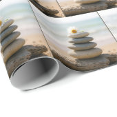 Madeliefje op een strandsteenmannetje met drijfhou cadeaupapier (Rol Hoek)