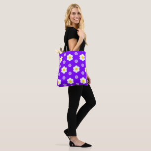 Madeliefjes en paarse en witte stippen tote bag