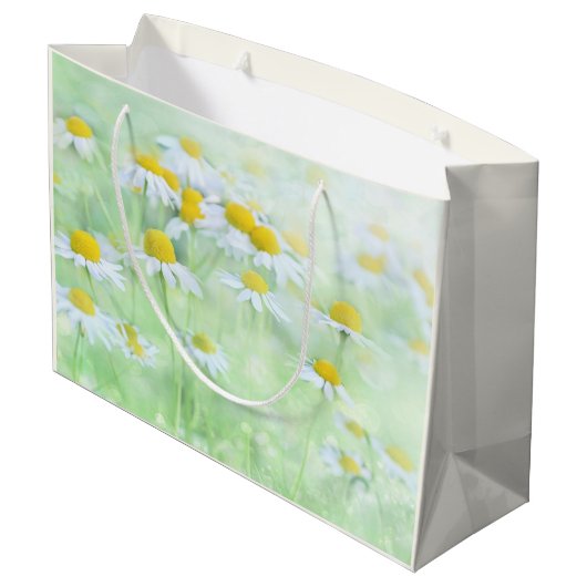  madeliefjes in een veld Verjaardag Groot Cadeauzakje (Achterkant Gekanteld)