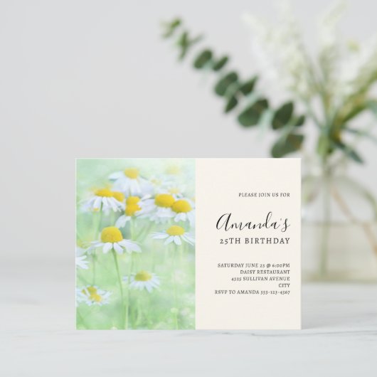 madeliefjes in een veld verjaardagsuitnodiging briefkaart (Staand voorkant)