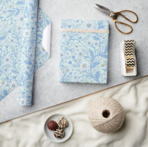 Madeliefjes in wit en blauw op zee glas cadeaupapier