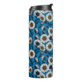 Madeliefjes op blauw thermosbeker (Gedraaid links)