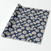 Madeliefjes op Blauwe Denim Verjaardag Cadeaupapier (Uitgerold)