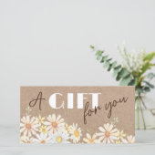 Madeliefjes op nep kraftpapier cadeaubon (Staand voorkant)