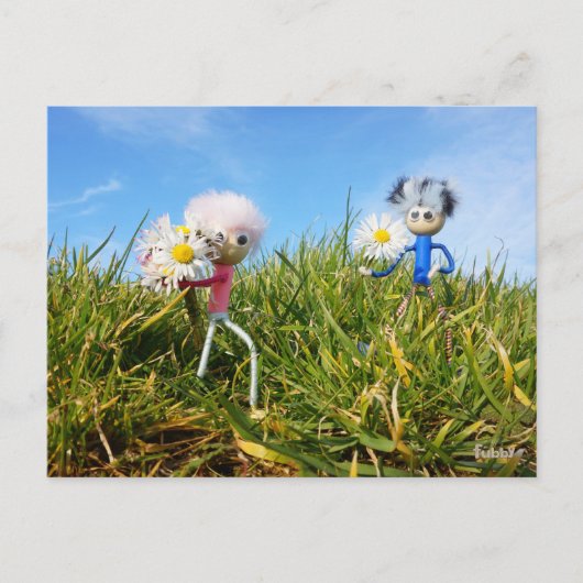 Madeliefjes plukkende fubby's. briefkaart (Voorkant)