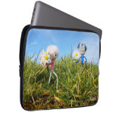 Madeliefjes plukkende fubby's.     laptop sleeve (Voorkant Rechts)