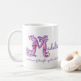Madeline-naam die de letter M monogram-mok beteken Koffiemok