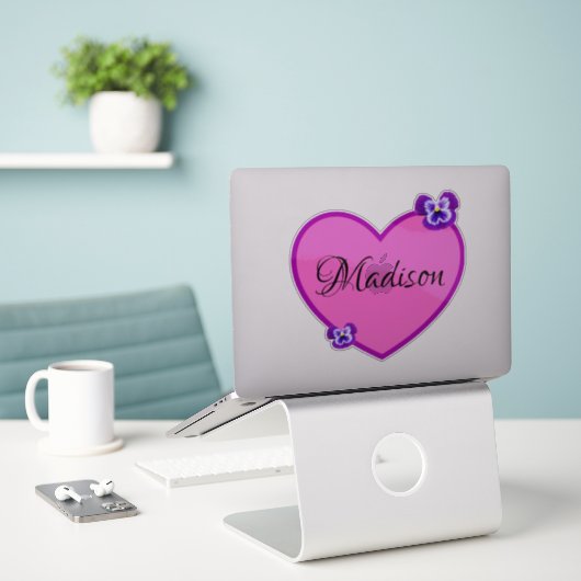 Madison Name Logo met Pansies, Sticker (Laptop op bureau)