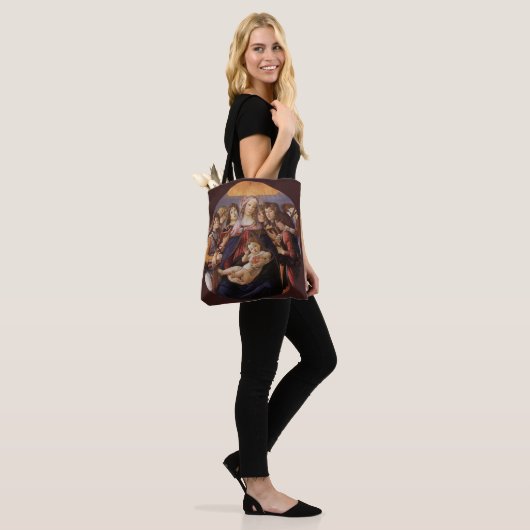 Madonna en Child met Angels van Sandro Botticelli Tote Bag (Op model)